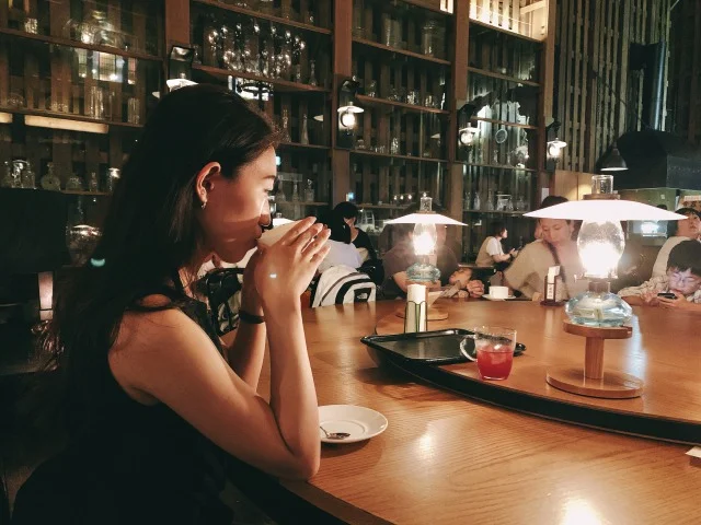【女子旅におすすめ】北海道の小樽『北一ホール』は外せない★167個のランプが灯る幻想的カフェ