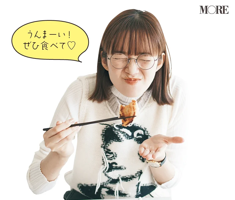 佐藤栞里が富山県のおすすめお取り寄せグルメ「ミッちゃん餃子」のギョーザを食べている様子