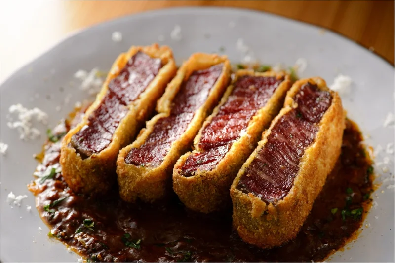 宝石のようなステーキ!?  今話題の奥渋谷に【最高にちょうどいいお肉】が食べられるお店『PEKO CISE』がオープン！