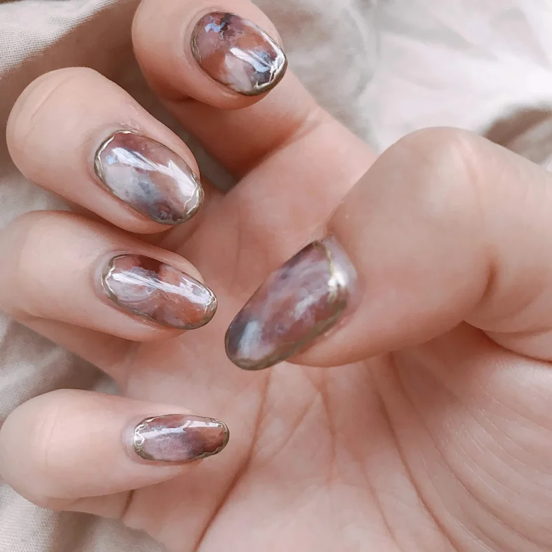 夏ネイル マニキュアまとめ シェルやニュアンスなど Moreインフルエンサーズのネイルデザイン集 ビューティ コスメ メイク ヘア ダイエット Daily More