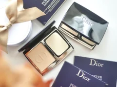 『ディオール(Dior)』2022新作パウダーファンデーション大注目！　コスメマニア美容家・立花ゆうりが全色お試し！ マスクメイクに◎