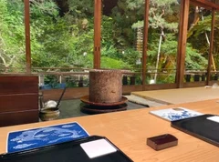 【京都グルメ】食べログ評価4超え 日本庭園を眺めながらお鮨を《さえ㐂》