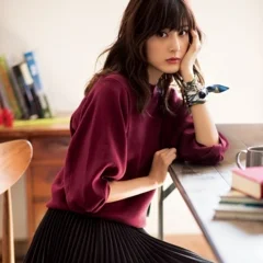 秋冬の定番色 ボルドーのコーデ まとめ ボルドーと相性のいい色を見つけて ファッション コーディネート 代 More