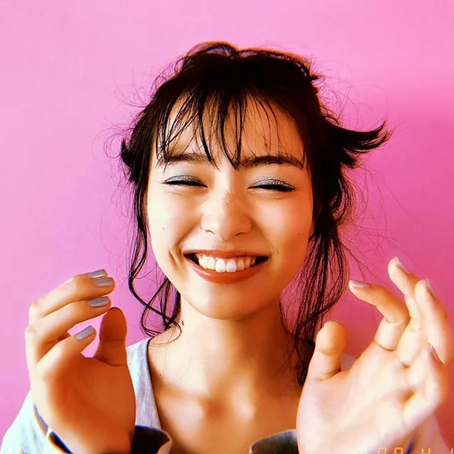 内田理央 くしゃっとした笑顔もこんなに可愛い More Smileup Challenge 9 ファッション コーディネート 代 Daily More