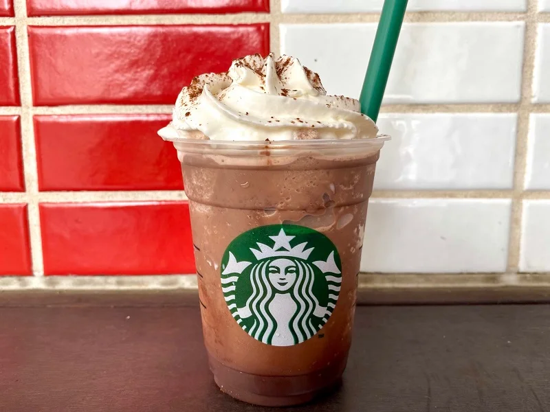 スタバ 新作 チョコレート ティー ケーキ フラペチーノ が予告なしに登場 カロリー 味わいは グルメ More