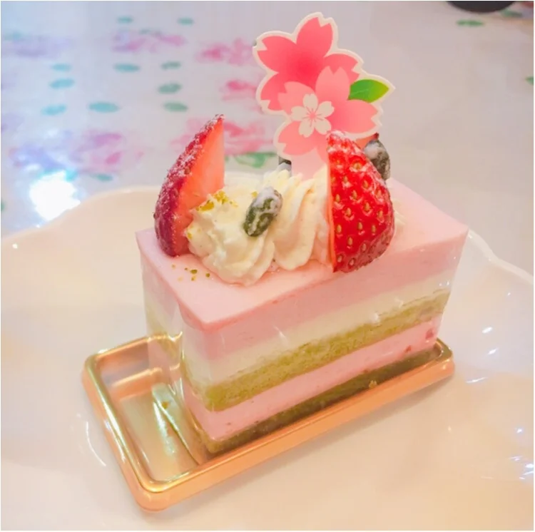 ホワイトデー 憧れのtoshi Yoroizuka 東京ミッドタウン 宝石のようなケーキたちにうっとり Moreインフルエンサーズブログ Daily More