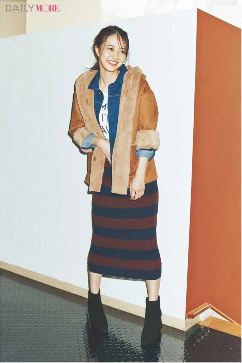 今日のコーデ 逢沢りな ムートンアウター タイトスカートの女っぽカジュアル このバランスが断然今どき ファッション コーディネート 代 Daily More