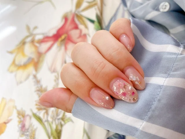 ネイル パールと押し花の春ネイル Moreインフルエンサーズブログ More