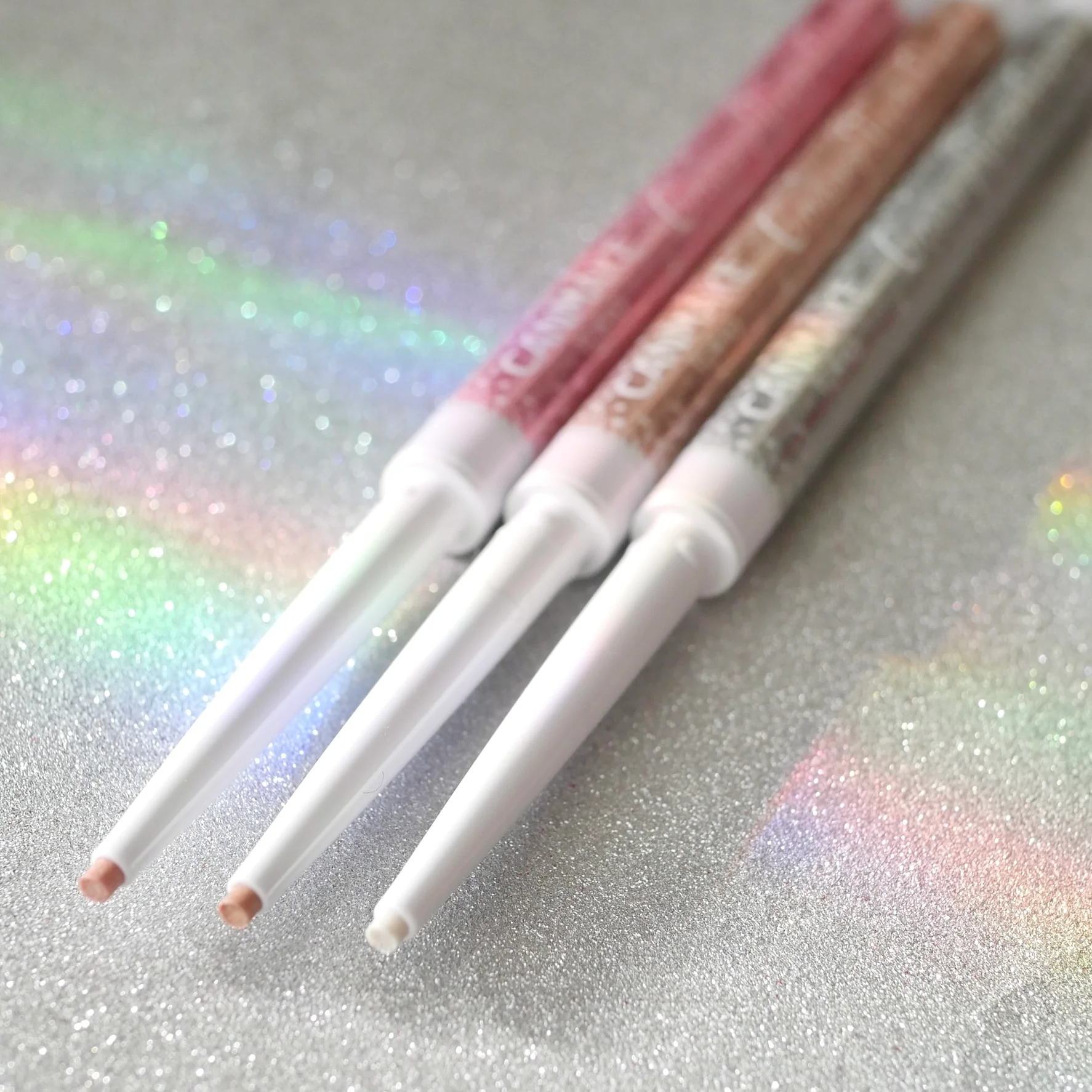 全色レビュー 話題沸騰 キャンメイク 冬新作コスメ キラキラアイライナーが可愛すぎる コスメマニア美容家 立花ゆうりがお試しレビュー ビューティ コスメ メイク ヘア ダイエット More