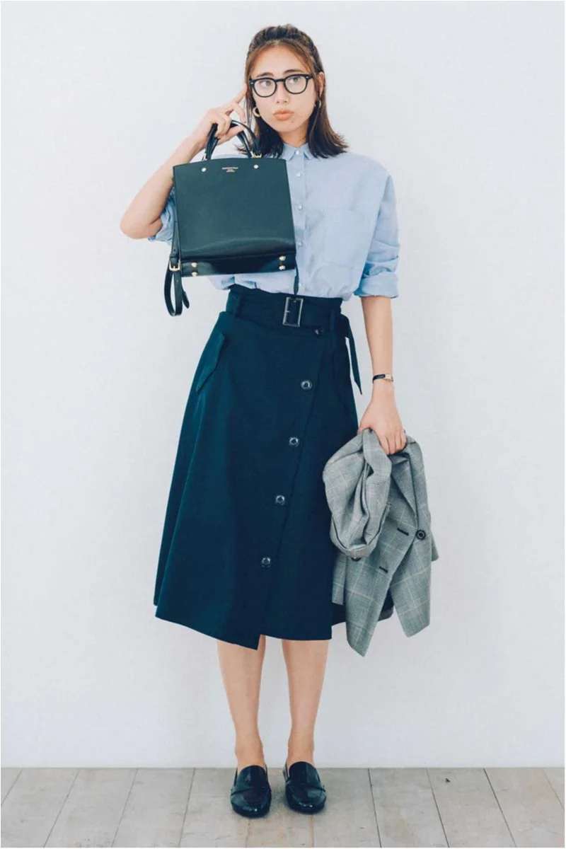 これ履かないなんてもったいない トレンチディティールスカートで大人っぽさ 手に入れて ファッション コーディネート 代 Daily More