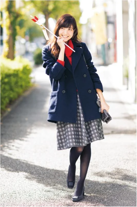 今日のコーデ 佐藤ありさ Happy New Year 初詣デートの元日はレディな赤で運気アップ ファッション コーディネート 代 More