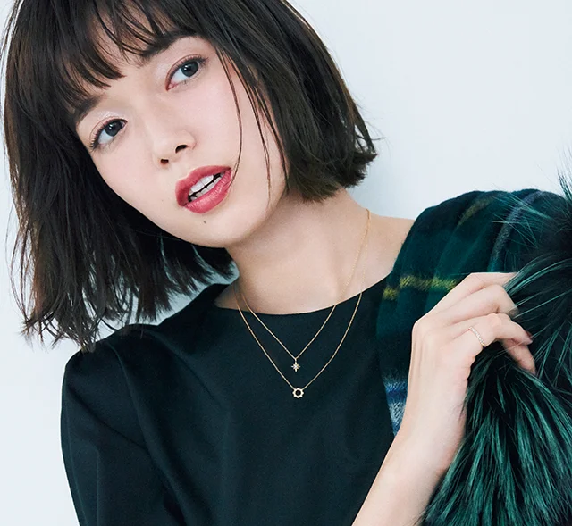 今 コーデの決め手はネックレスだから Jewelry Tsutsumi のクリスマス限定で 冬のおしゃれが動きだす ファッション コーディネート 代 More