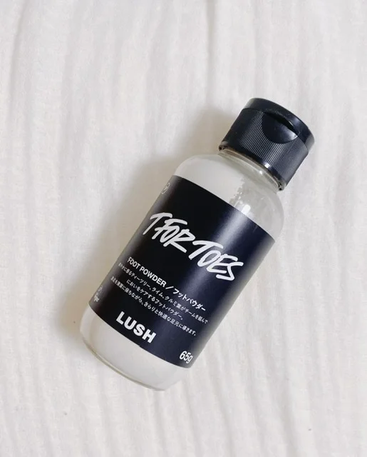 夏でも足の蒸れが気にならない 噂のlush蒸れ防止パウダーを試してみた Moreインフルエンサーズブログ More