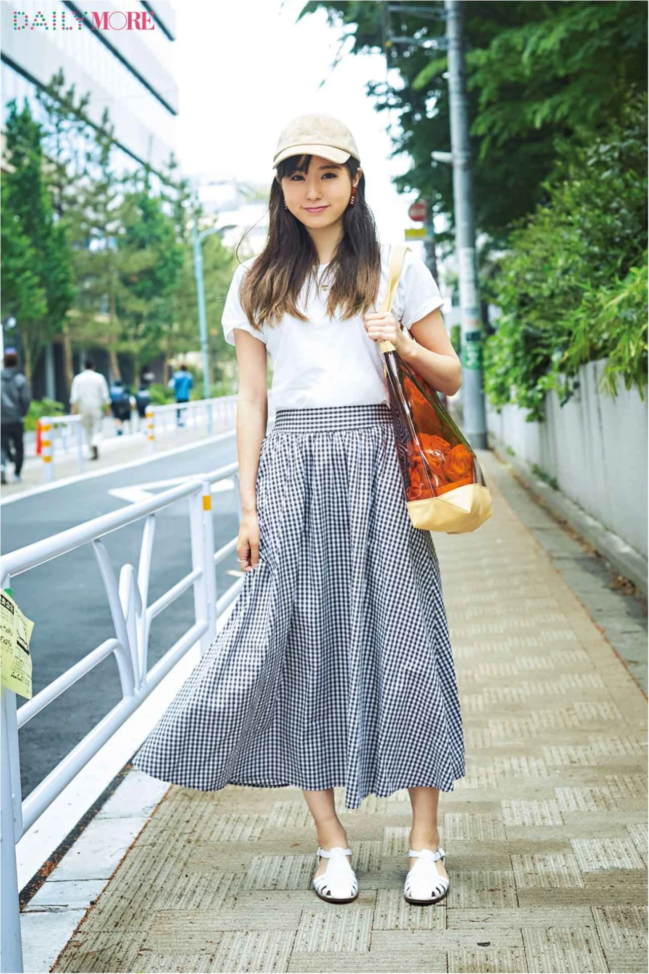 Amo 田中里奈 武智志保 モアビューティズの私服snap おしゃれ上手はみんなペタンコ靴をはいていた ファッション コーディネート 代 More Amo 田中里奈 武智志保 モアビューティズの私服snap おしゃれ上手はみんなペタンコ靴をはいていた ファッション コーディネート 代 More