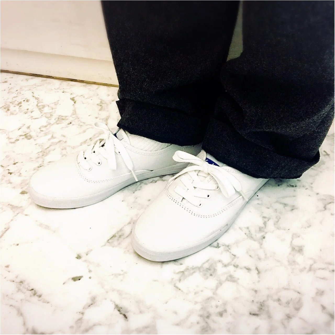 コレ買っちゃいました Keds の白スニーカー ファッション コーディネート 代 More