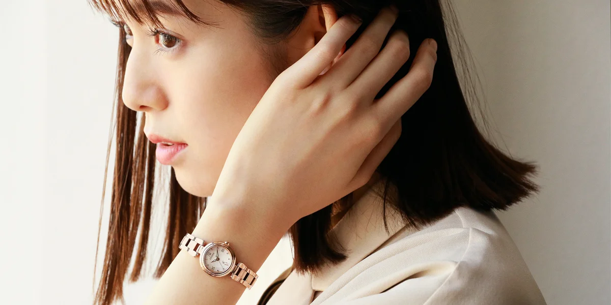 新生活は シチズン クロスシー の時計で私の時間をポジティブに ファッション コーディネート 代 More