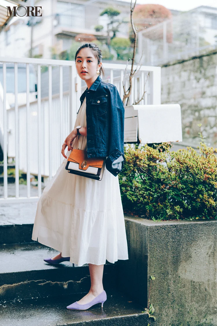 今日のコーデ 純白のティアードワンピをgジャンでちょいハズして映画館デートへ 唐田えりか ファッション コーディネート 代 More