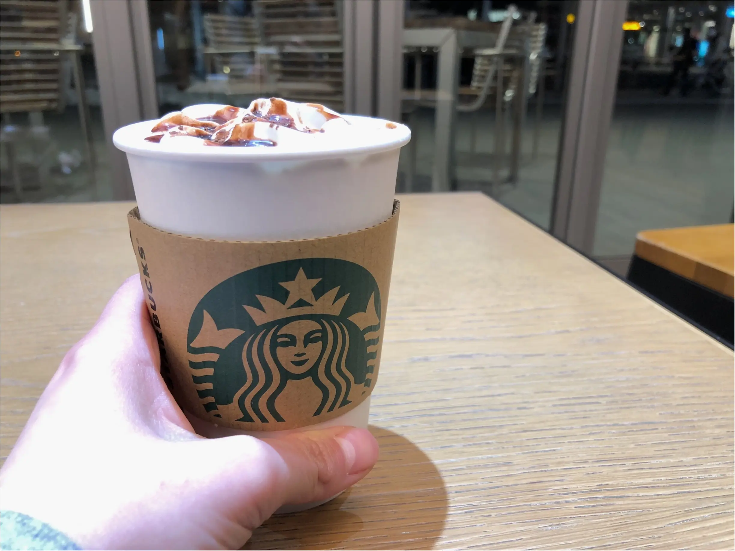 《期間限定》チョコ好きにはたまらない!!スターバックスのバレンタインチョコホリックは、コーヒーが苦手でも楽しめます♡チョコレートドリンクで、贅沢なひとときを、、♡_2