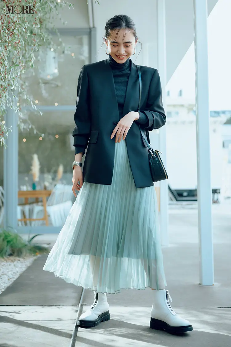 今日のコーデ 井桁弘恵 重たくなりがちな冬コーデ 今こそシアーなプリーツスカートの出番 ファッション コーディネート 代 Daily More 今日のコーデ 井桁弘恵 重たくなりがちな冬コーデ 今こそシアーなプリーツスカートの出番 ファッション コーディネート 代 Daily More