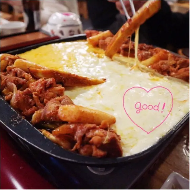 いまキテるあったかグルメはコレ!一度食べたらやみつき♡とろ〜りチーズを絡めて食べる「チーズタッカルビ」☻_3