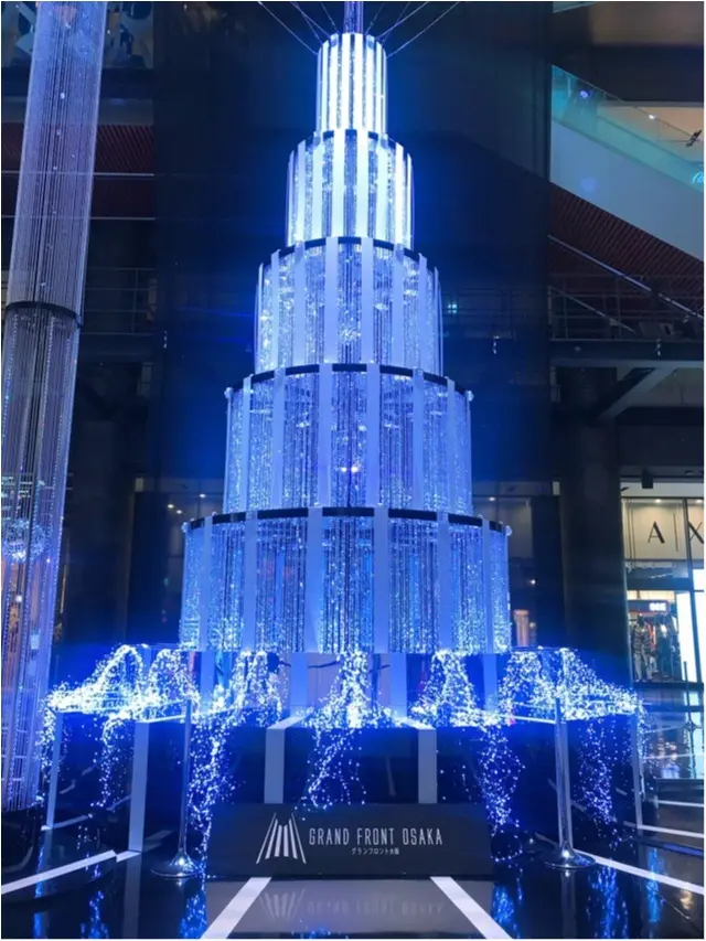 光のアート☆スワロフスキークリスタルのツリーで特別なクリスマスに♡_2