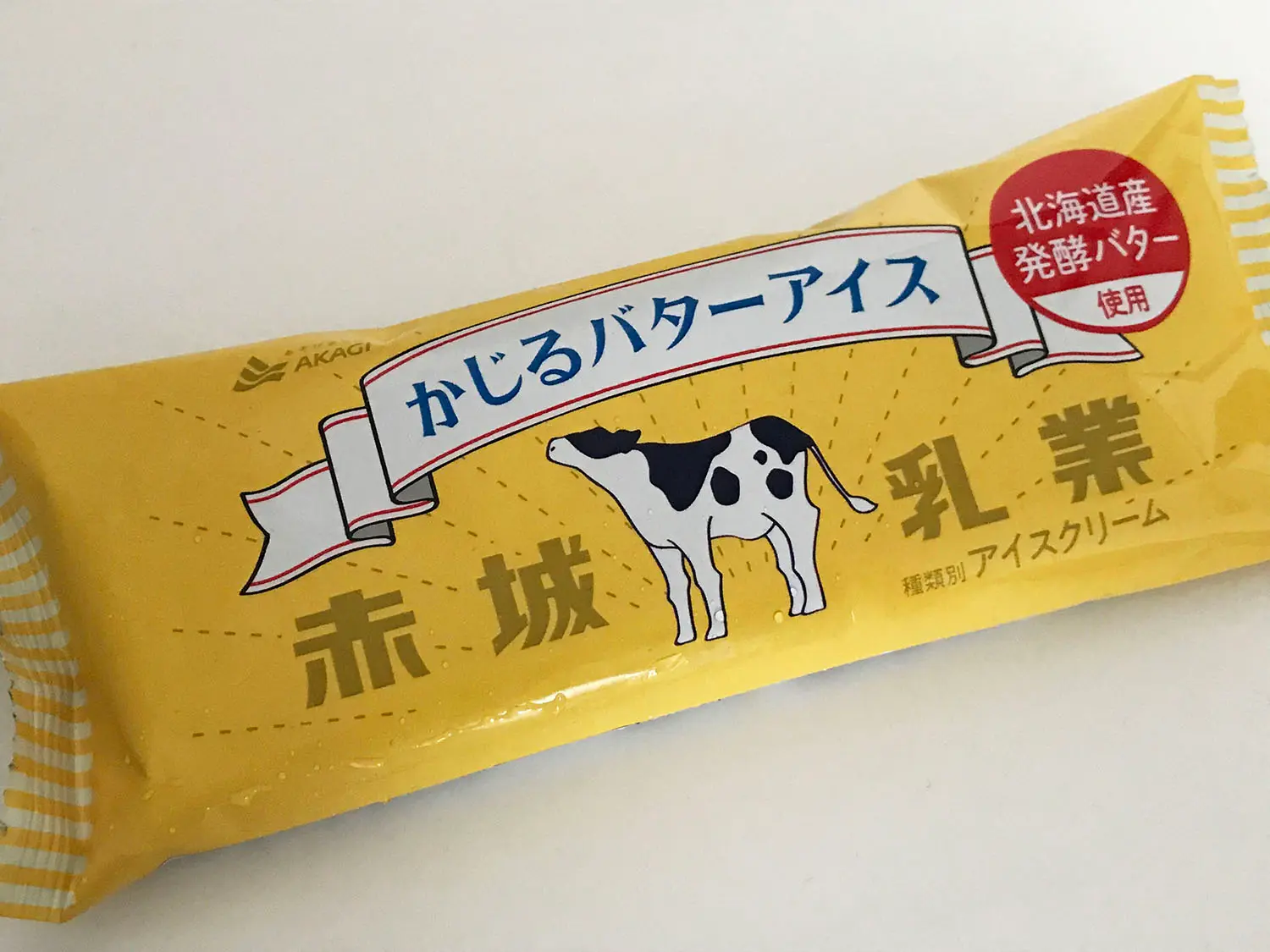 「かじるバターアイス」のパッケージ