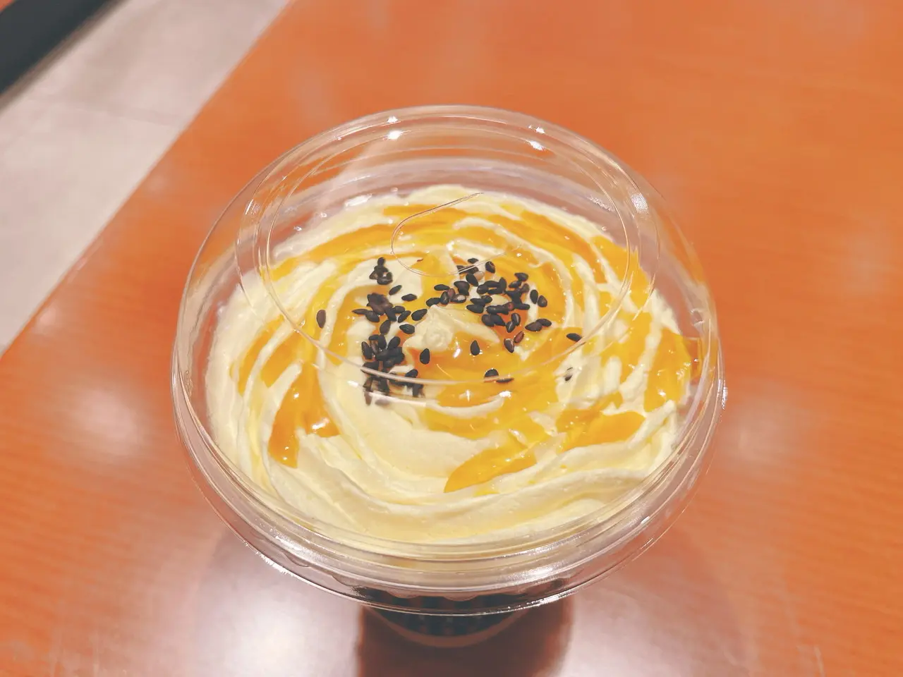 タリーズコーヒーの新作『ほっこりOIMOラテ』の写真