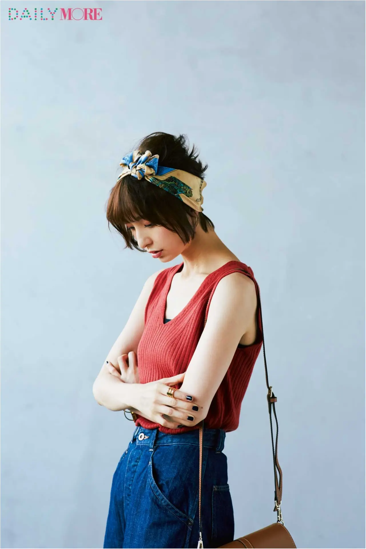 まだ暑いけれどおしゃれは秋にシフト、そんな今、麻里子の答えは「涼しい秋服」×「デニム」でした。_3