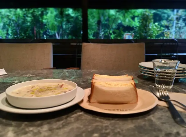 【パン活】#また行きたい 都会にひっそり佇むパン屋さんで朝食を。_1