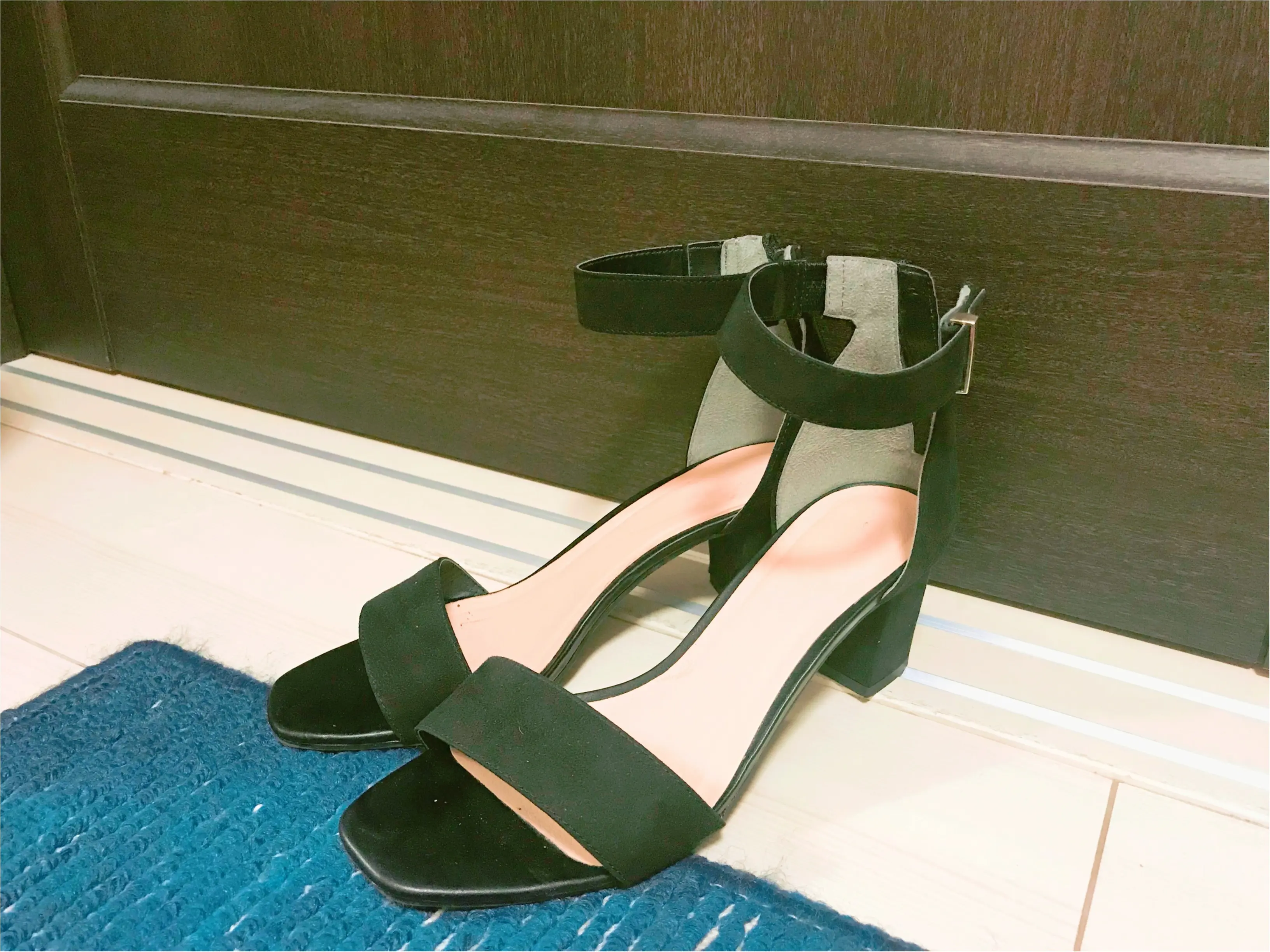 《 GU 》2足買っても5000円以下!この夏活躍間違いなしの優秀サンダル!_1