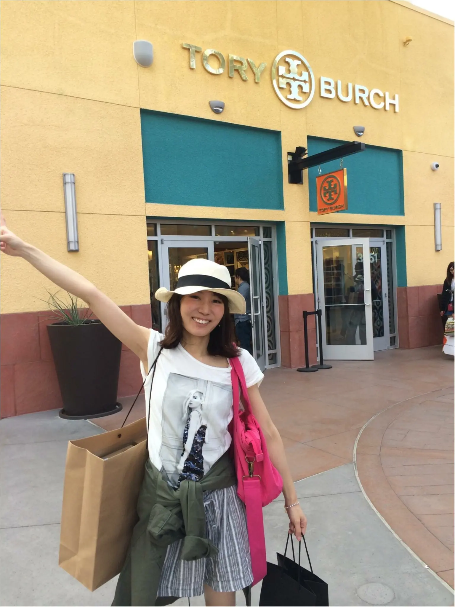 パーティーも普段使いも◎《TORY BURCH》アウトレットで見つけたお目立ち【財布ケース】♡_3
