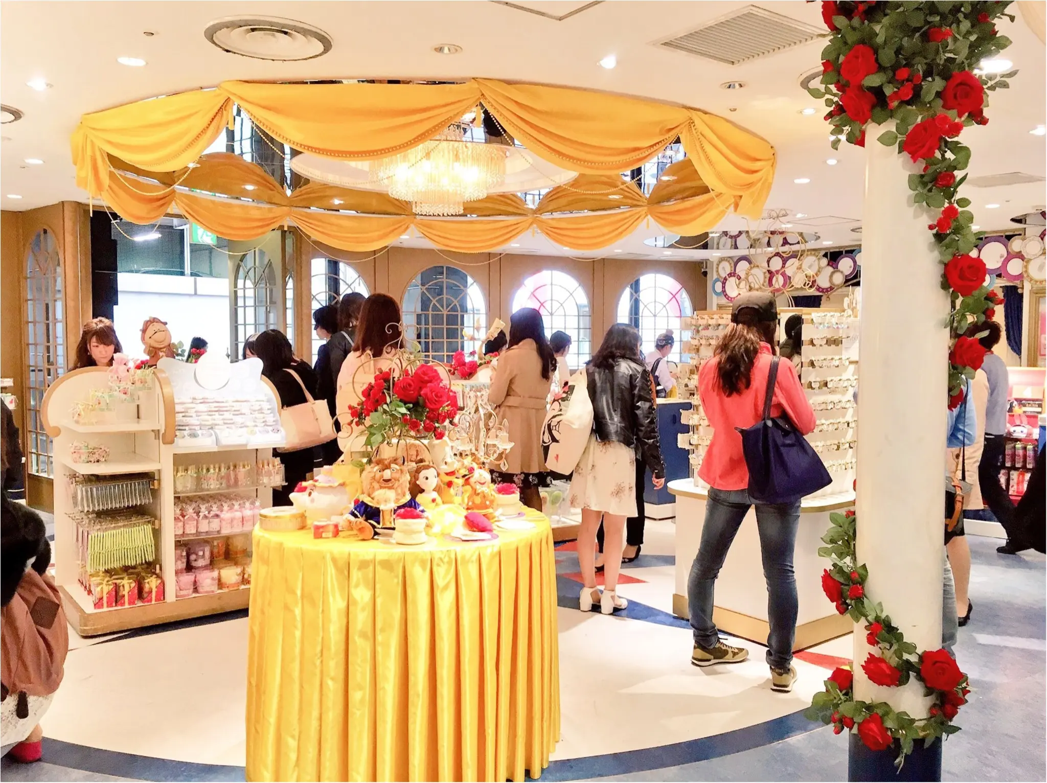 ♡Be Our Guest♡まるで舞踏会に招待されたみたい!渋谷ディズニーストアの『美女と野獣』デコレーションをご紹介(﹡´◡`﹡ )_9