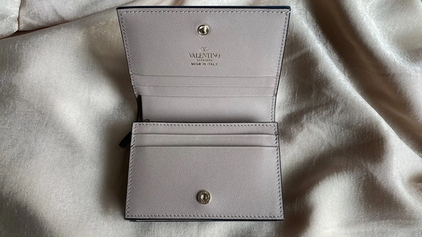 【20代女子の愛用財布】Valentino(ヴァレンティノ)はミニサイズでも存在感抜群♥キャッシュレス決済や歴代の財布も紹介_3