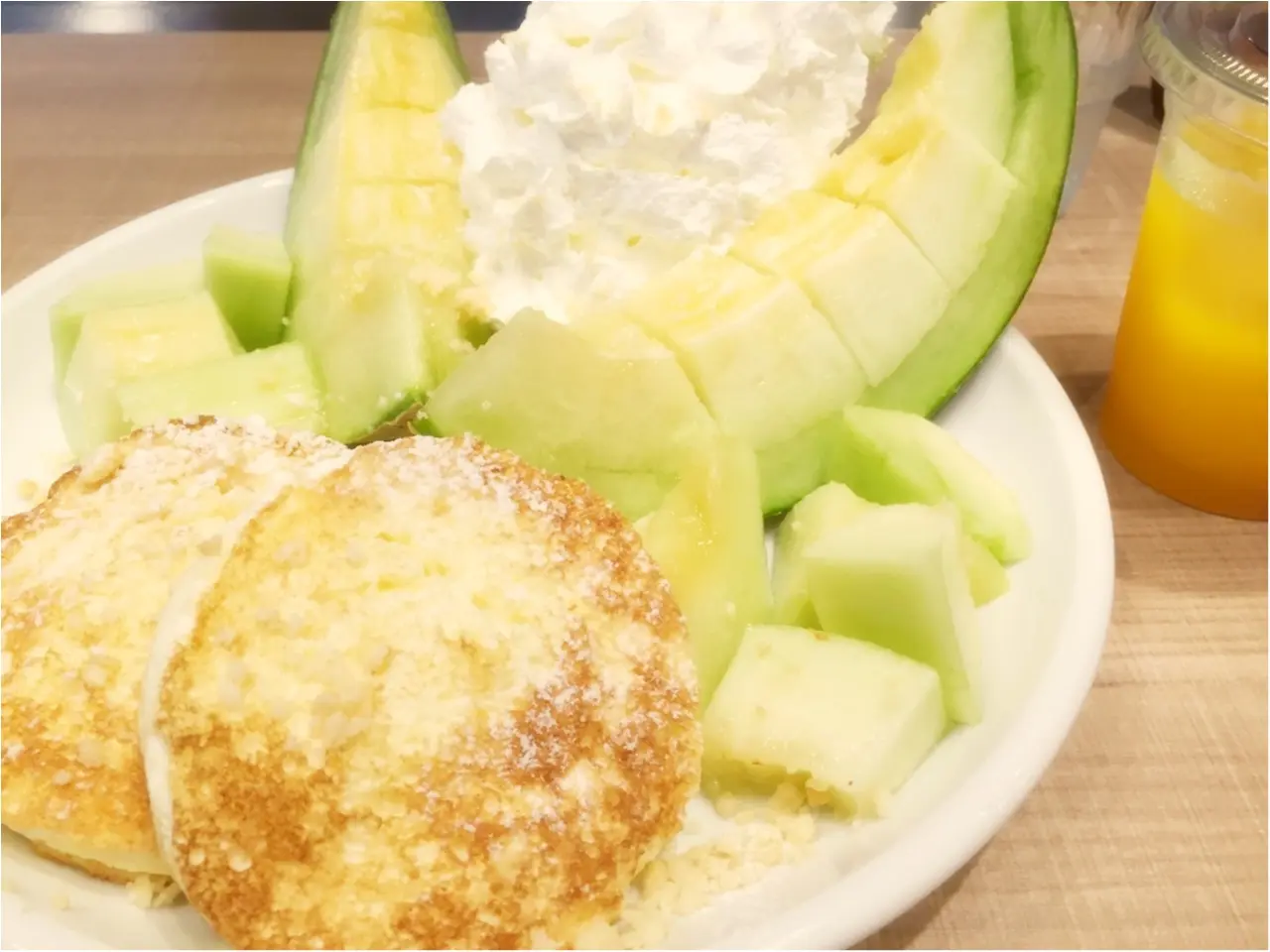 メロン半玉使用!こんな贅沢見たことない!絶品パンケーキ♡*《mikiのパンケーキメモ》_2