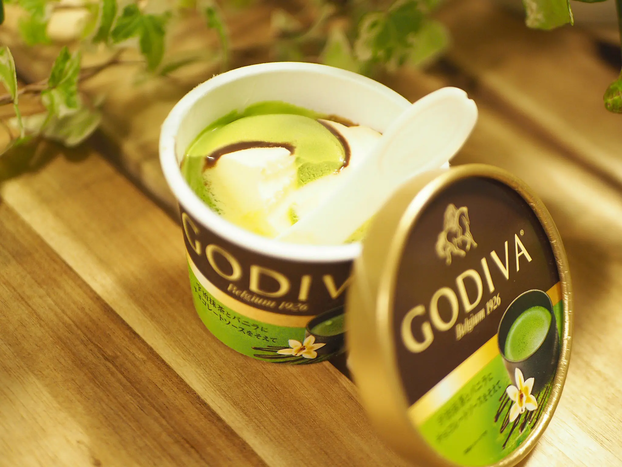 【おすすめアイス】《GODIVA×コンビニアイス》数量限定!「宇治抹茶とバニラにチョコレートソースを添えて」♡_5