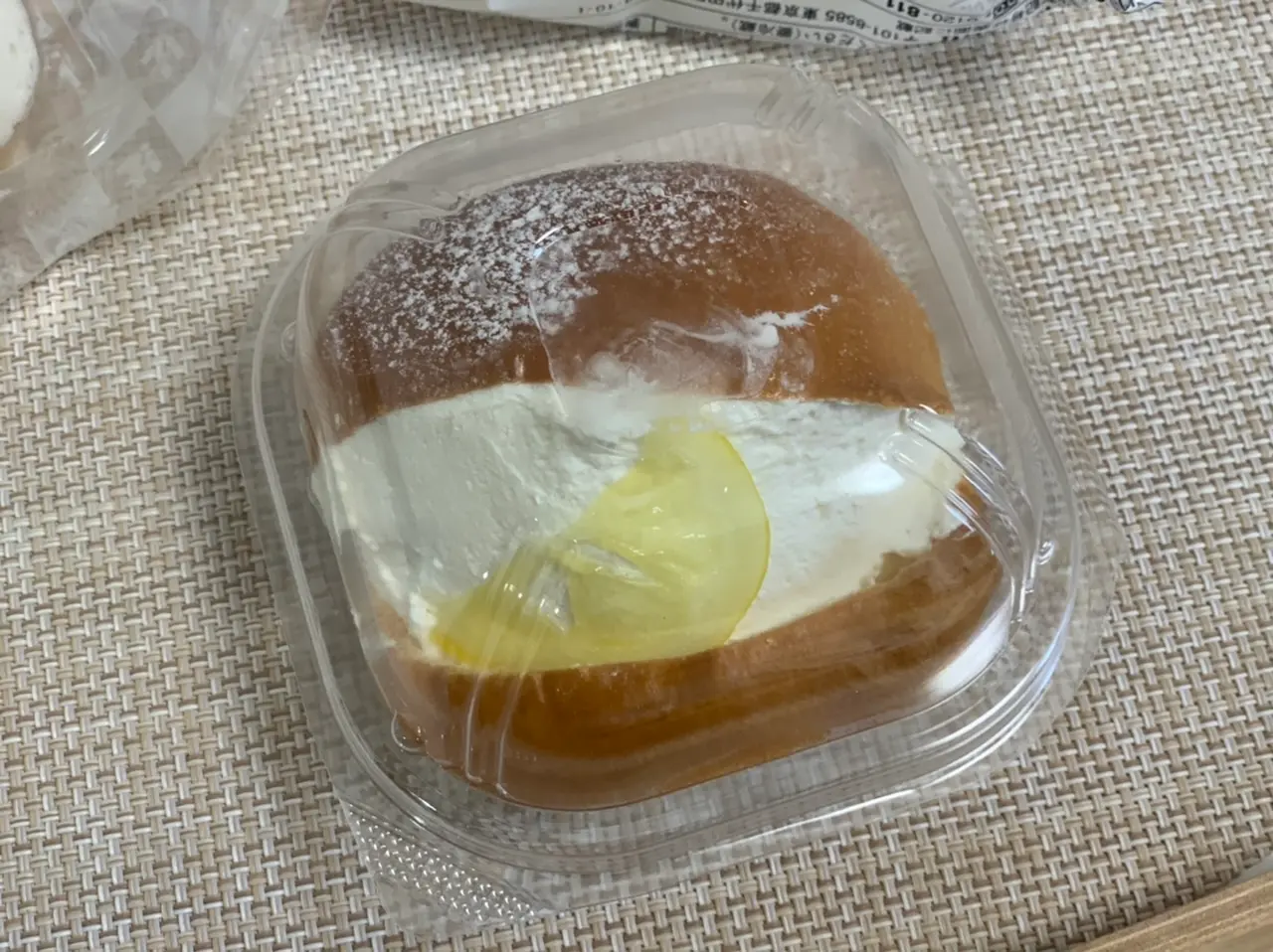 【マリトッツォ食べ比べ】コンビニ・スーパー・パン屋さんのマリトッツォ、違いはあるの?_5