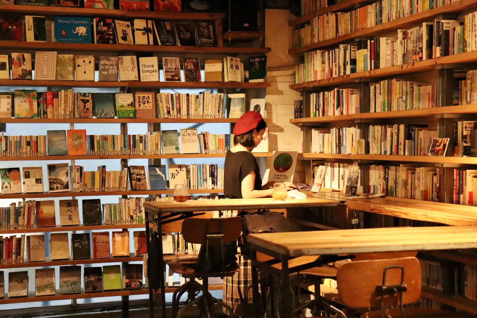 【飲食OK、おしゃべりOK、夜も開館】渋谷の穴場図書室_6