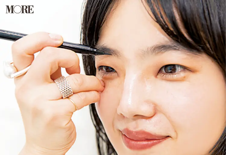 結婚式の“お招ばれメイク”教えます! 『コフレドール』のカラーマスカラ、『シュウ ウエムラ』『フジコ』のリップでハッピー感_4