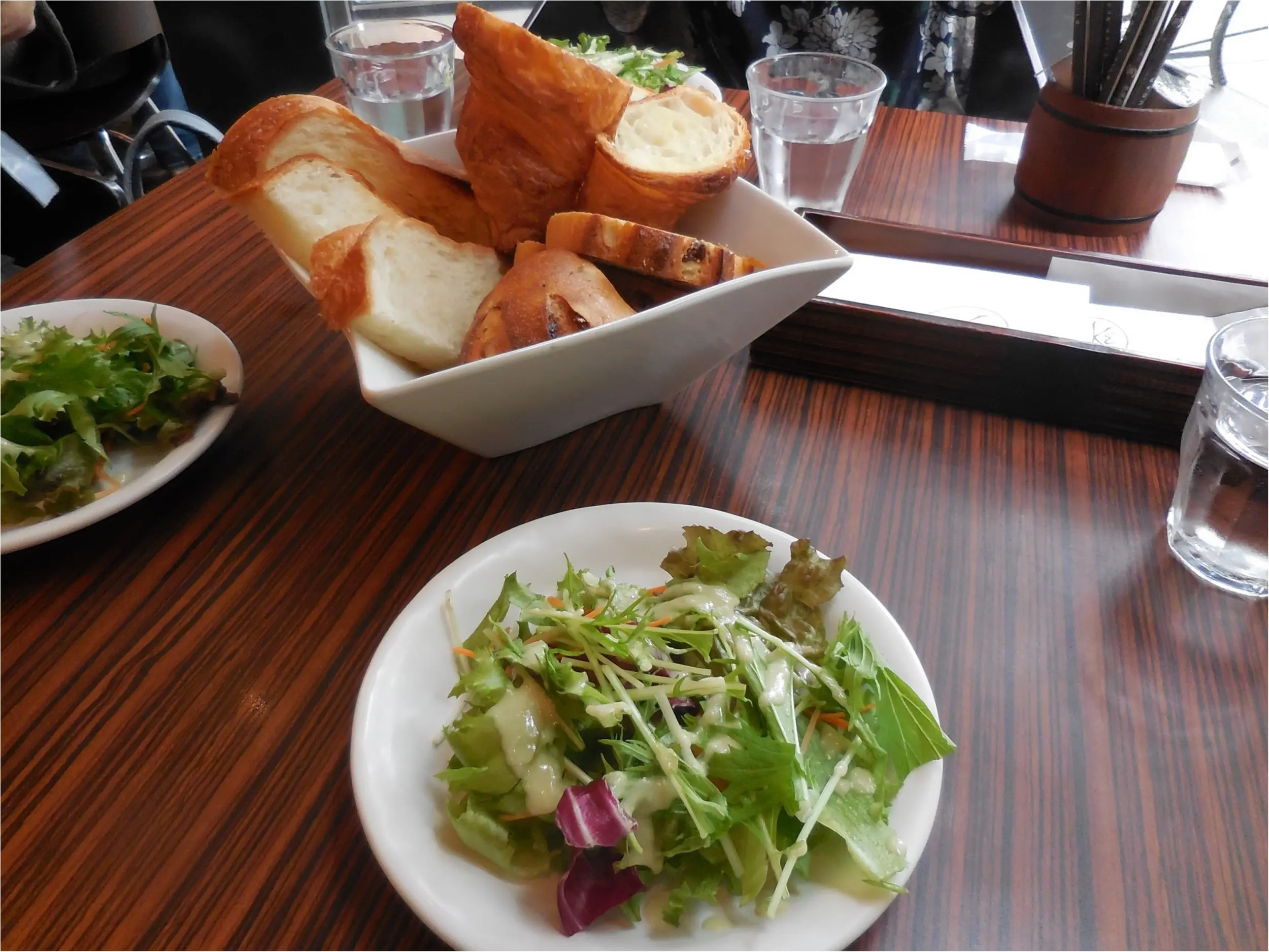 【メゾンカイザーカフェ】メゾンカイザーのパンが食べ放題のランチ_2