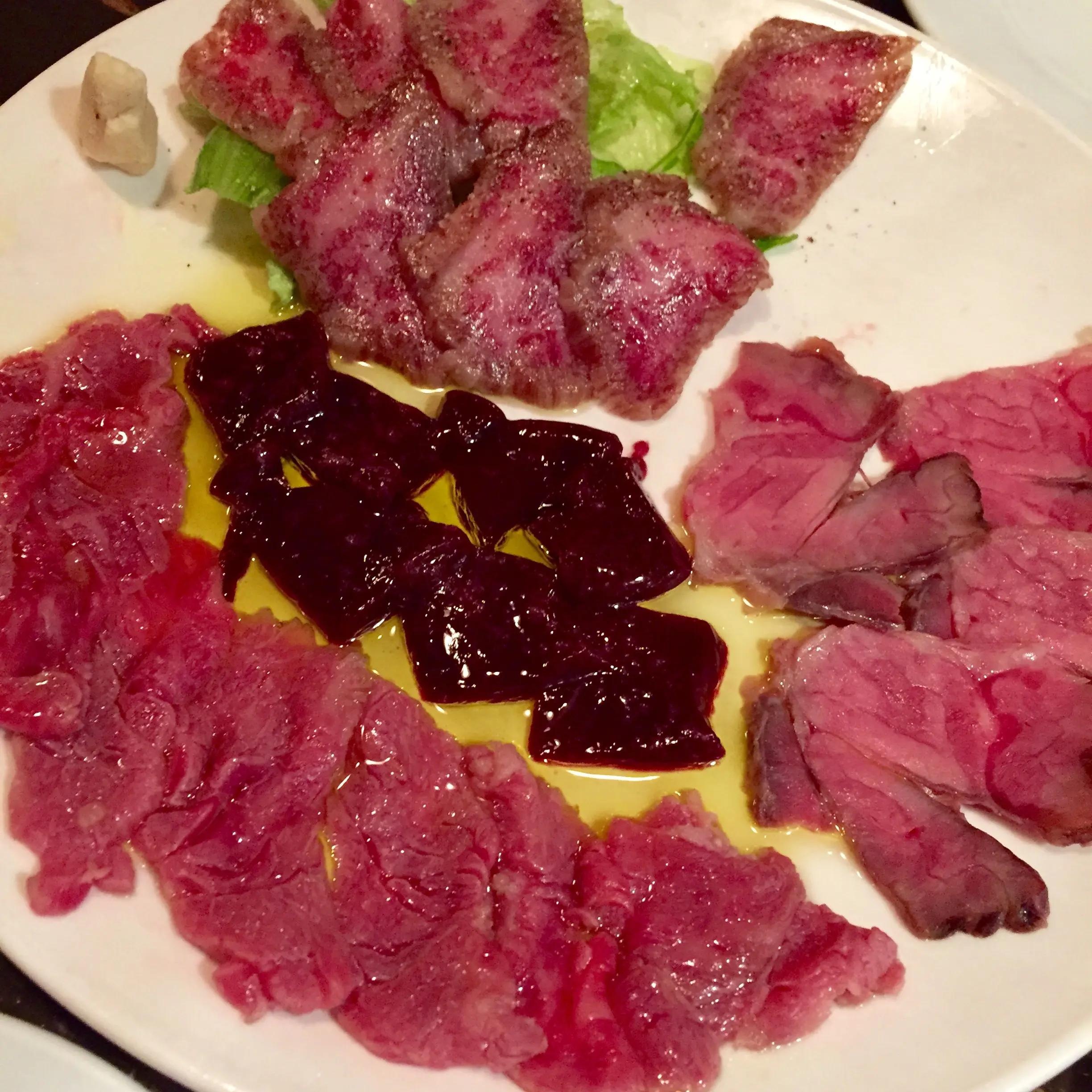 【編集部が食べたもの】新宿御苑のお肉のパラダイス『勘之丞』の炭火焼き_2