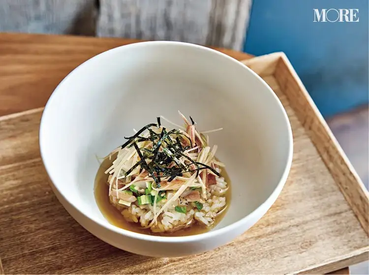 【鳥羽シェフレシピ】8. 小腹を満たす「冷やしほうじ茶漬け」