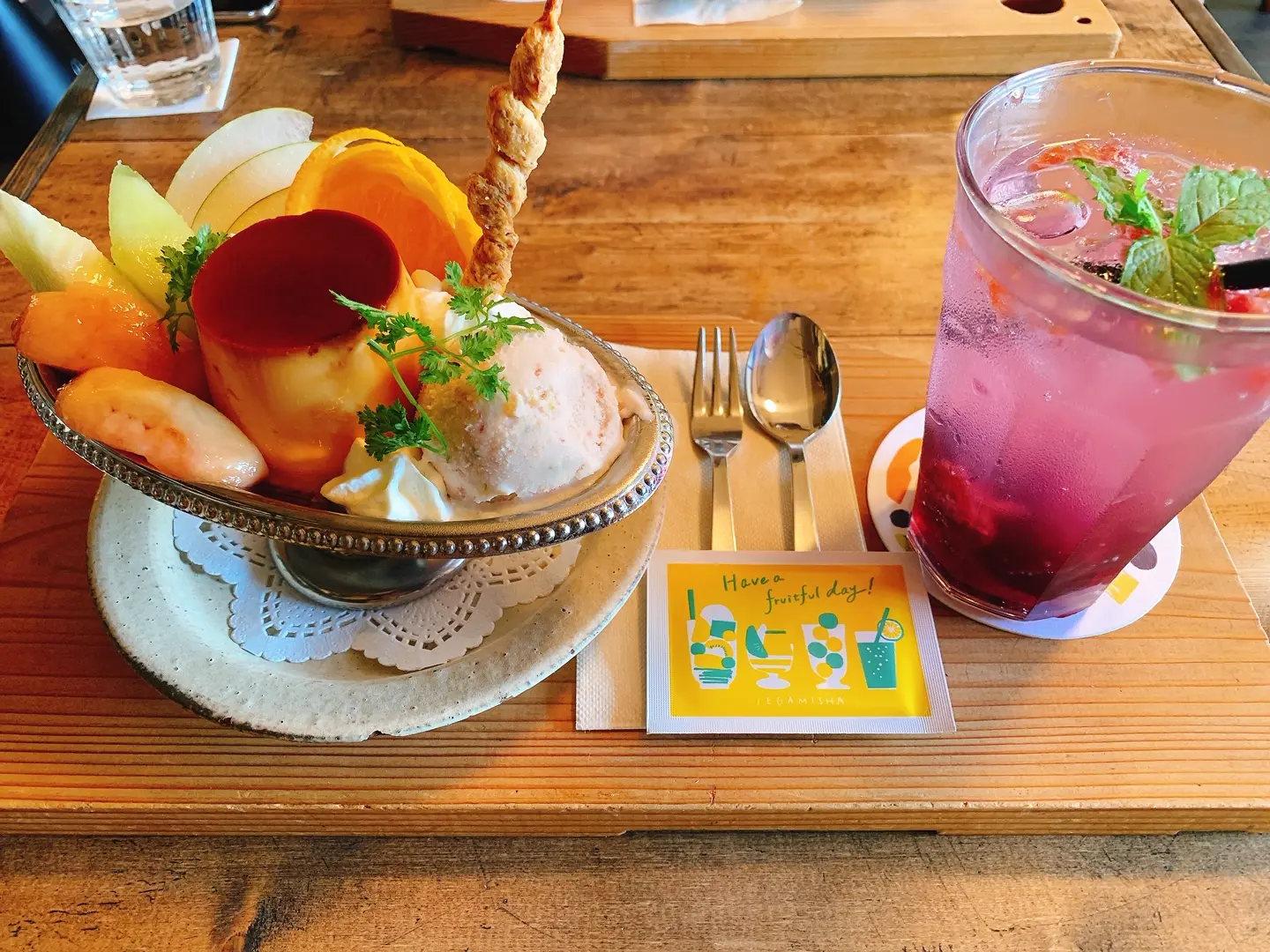【おすすめカフェ】《桃とメロンのプリンアラモードと自家製シロップソーダ》が絶品♡_2