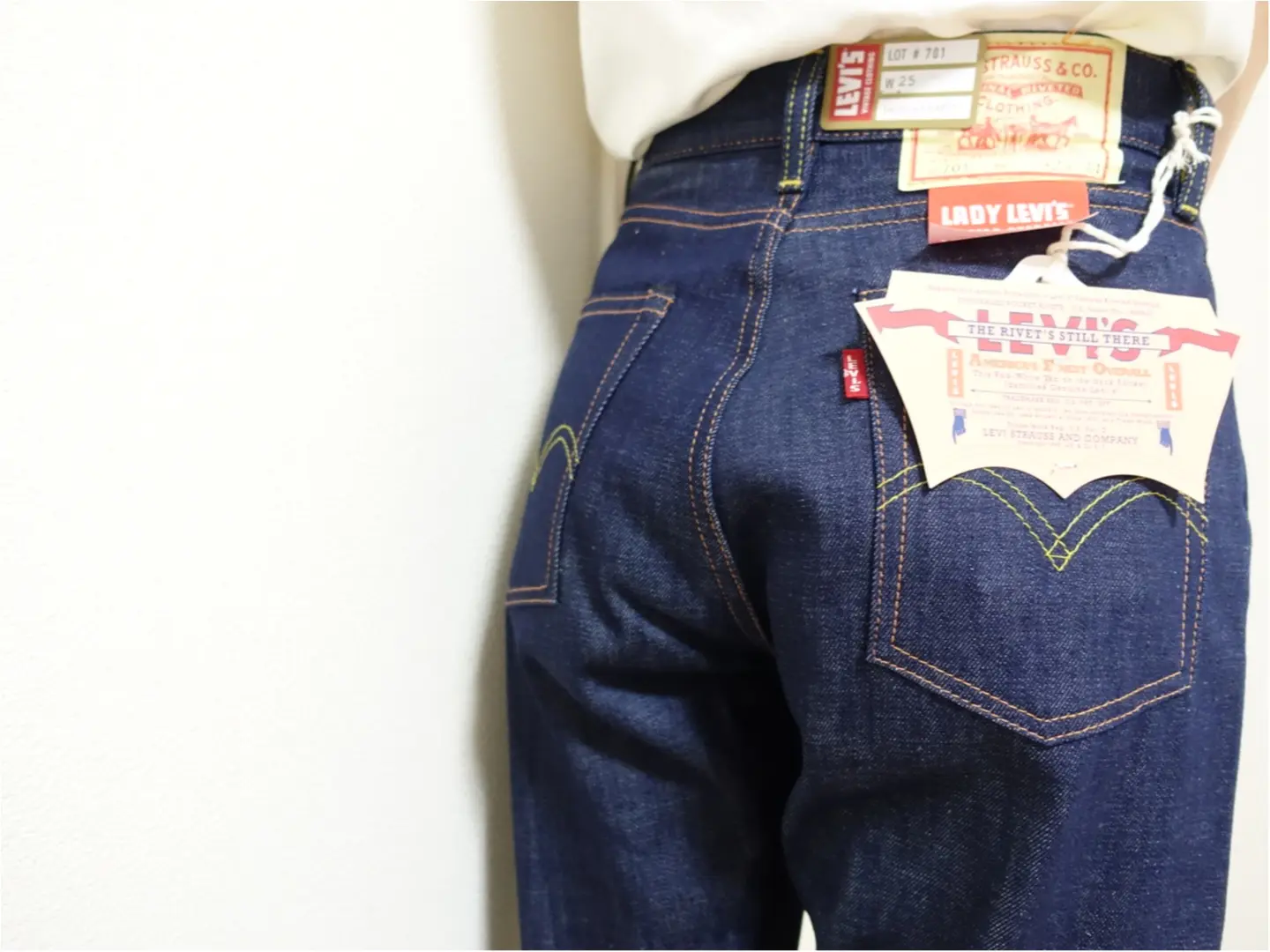 ★《Levis701》ハイウエストデニムをget☆履き心地と可愛いポイントはここだっ!!_3