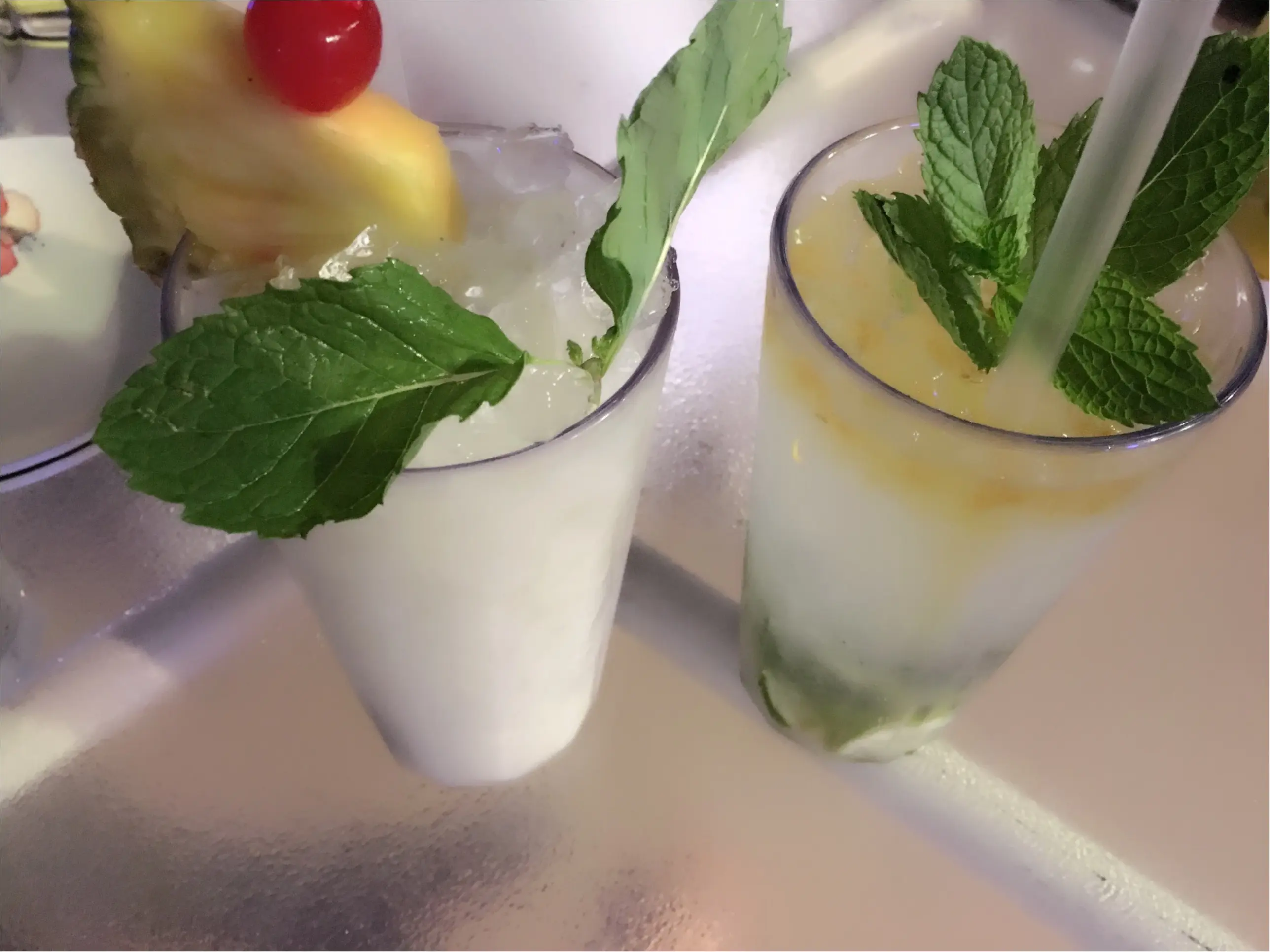 都内にあるお洒落プール✧︎*。ホテルニューオータニ( ¨̮ )❥︎❥︎ナイトプール✩︎⡱_2
