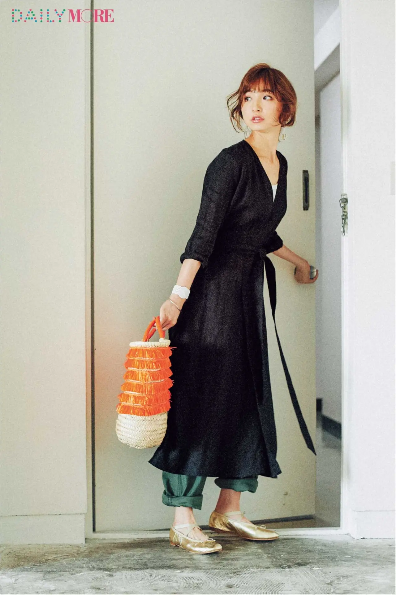 今日のコーデ 篠田麻里子 黒ワンピをレイヤードする日曜日 ファッション コーディネート 代 Daily More