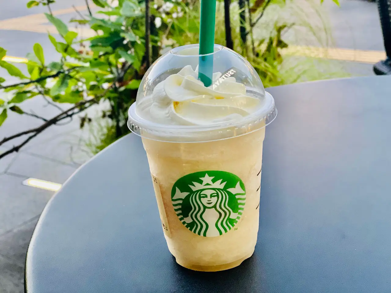スターバックス新作のGOピーチフラペチーノ