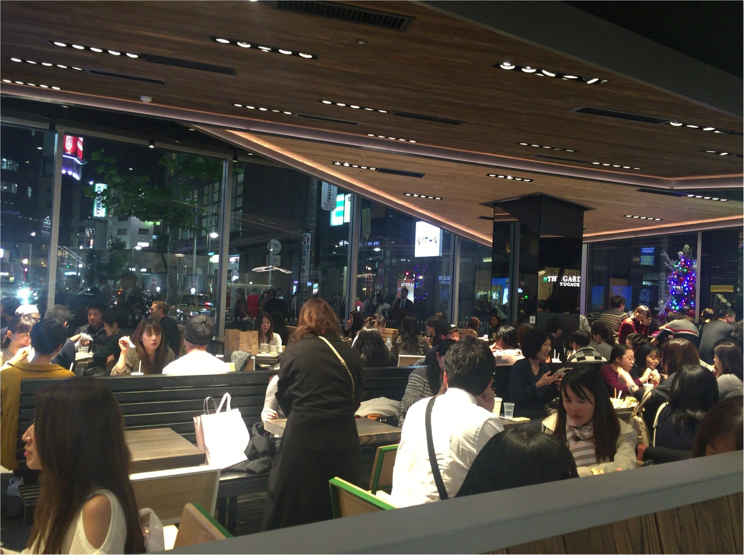 NY発バーガースタンド「Shake Shack」パティの肉感がスゴイ!!✨しかもホルモン剤を使っていない100%オールナチュラルのアンガスビーフ使用しているんです♩≪samenyan≫_2