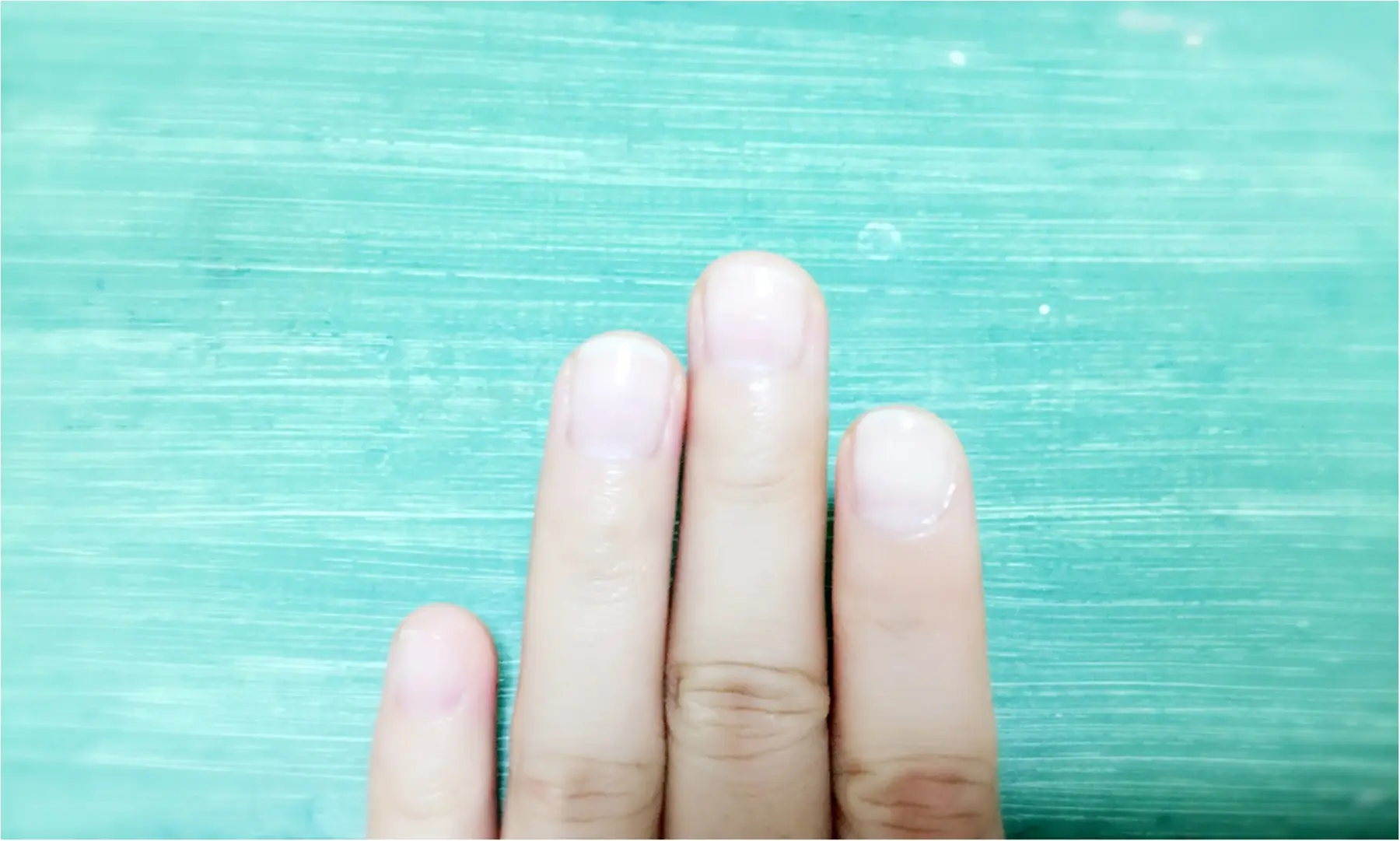 …ஐ 【セルフネイル】プチプラで小難しいテクなし!!オフホワイト×ゴールドで大人シンプルネイル♡ ஐ¨_3