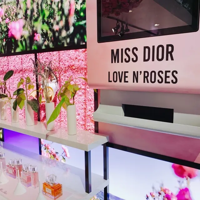 表参道「MISS DIOR LOVE N’ROSES ミス ディオール展覧会」♡_2