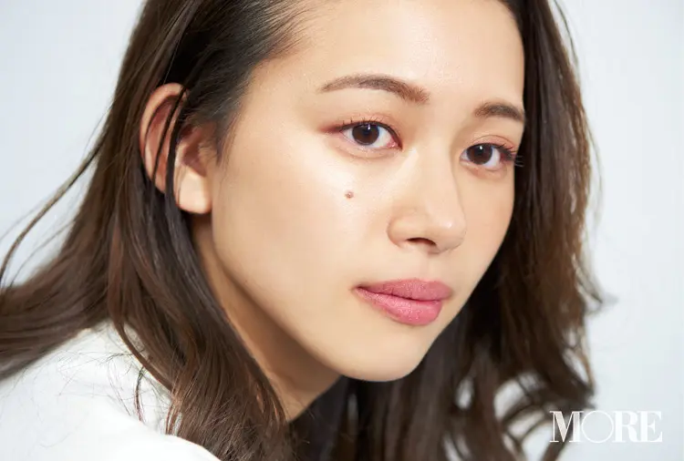 会社メイクは清潔感と上品さのある つや肌 透けるネイル が最強 好感度がアップする夏メイクアイテム ビューティ コスメ メイク ヘア ダイエット Daily More